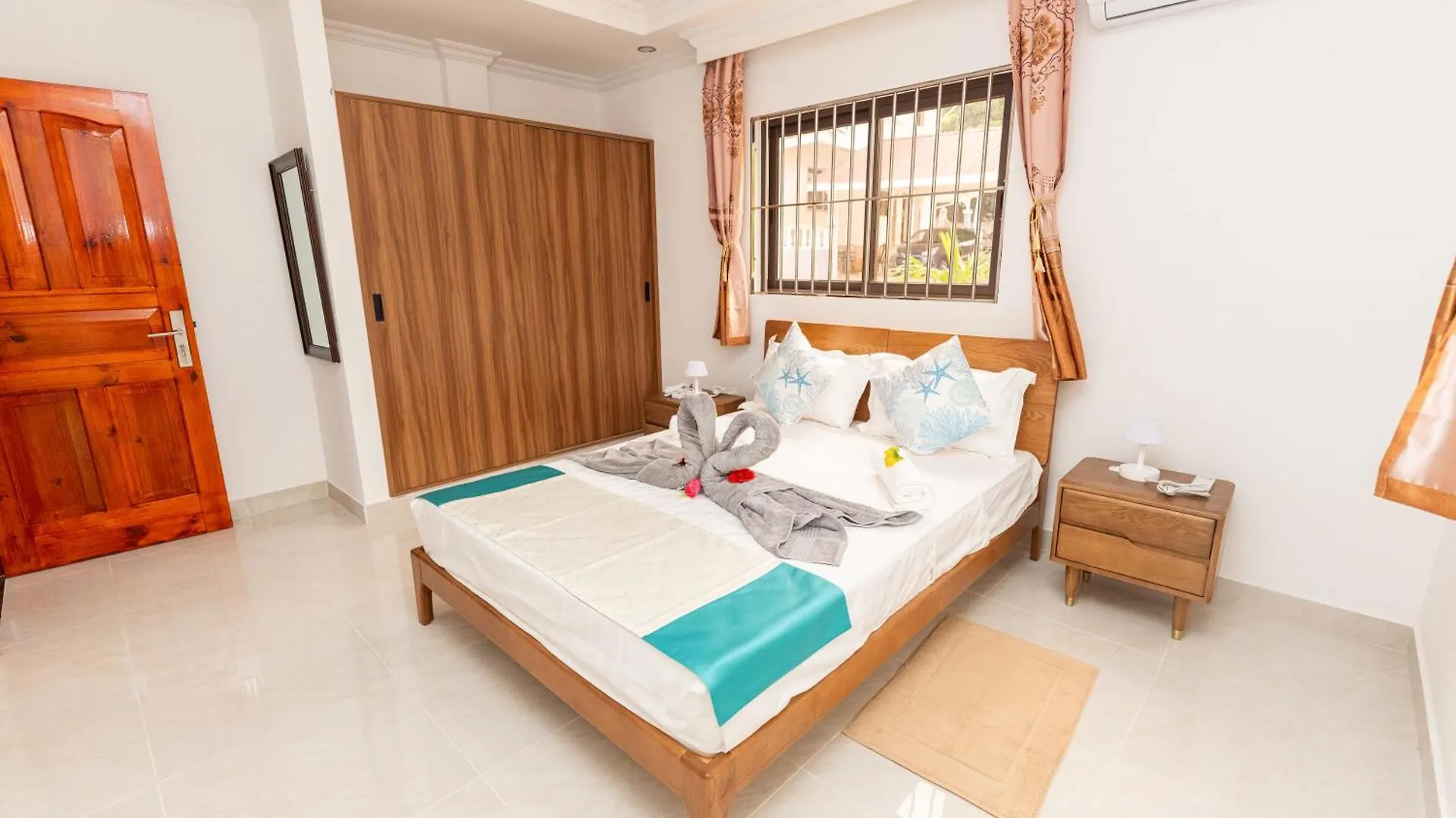 Sun And Sea Self Catering Apartment Beau Vallon  Beau Vallon (Mahe)